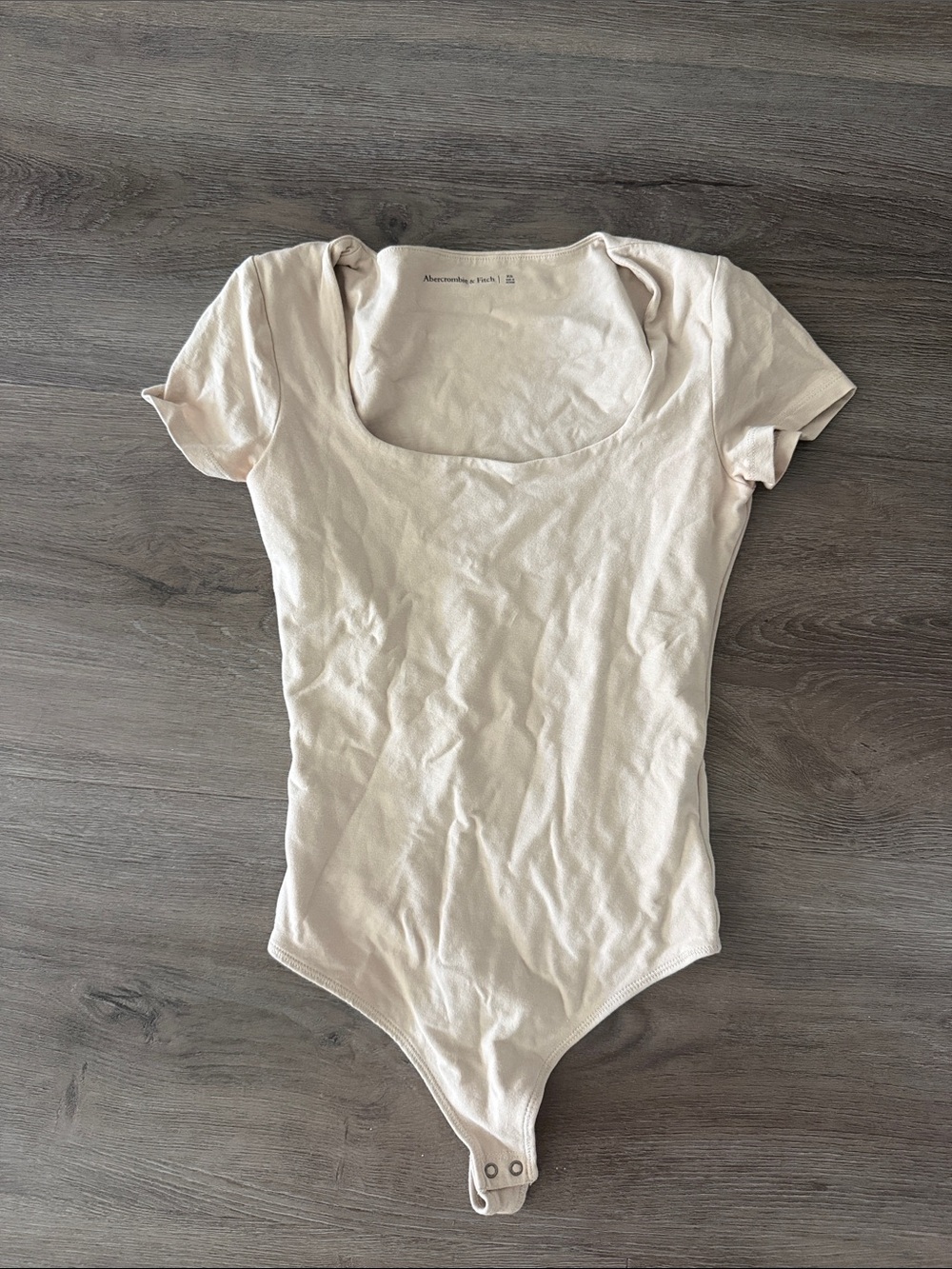 Abercrombie & Fitch Short Sleeve Scoop Neck Bodysuit - Pale Pink